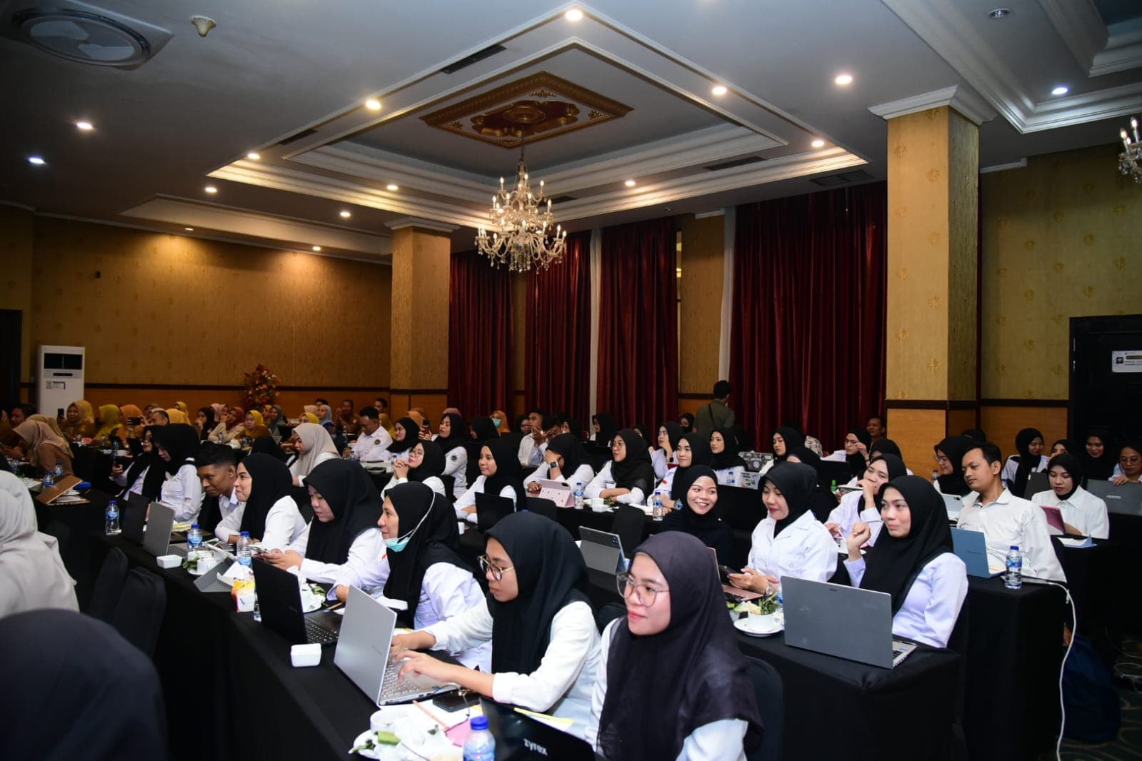 Kumpul Ahli Gizi SPPG dan Puskesmas, Wagub Tekankan Perbaikan MBG dan Menu B3