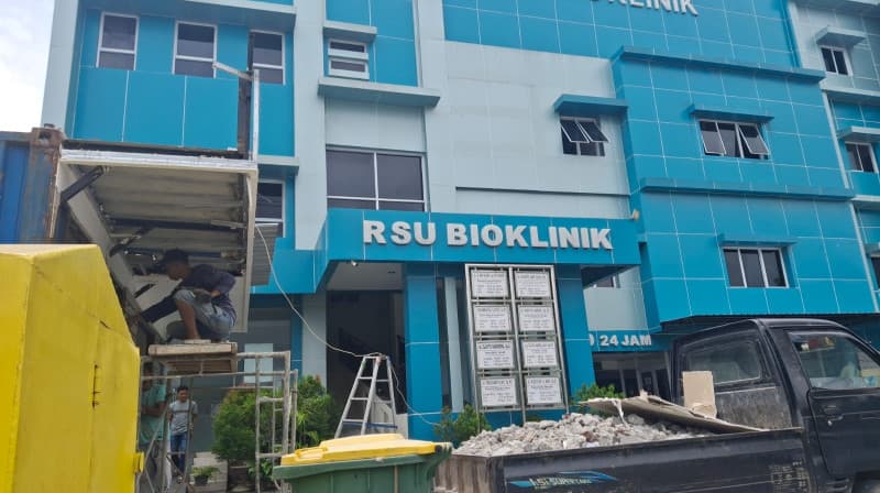 In violation of regional regulations, the building in front of the Bioclinic Hospital was demolished