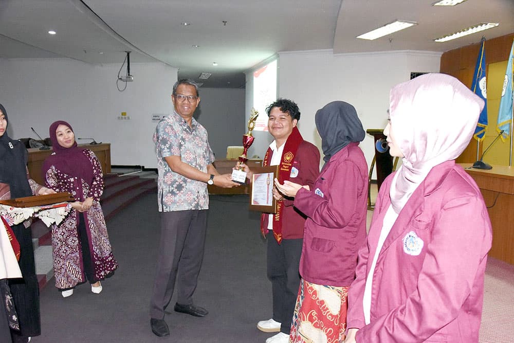 Dicky Rahmansyah dari FMIPA Rebut Mahkota Mahasiswa Berprestasi UNG 2026