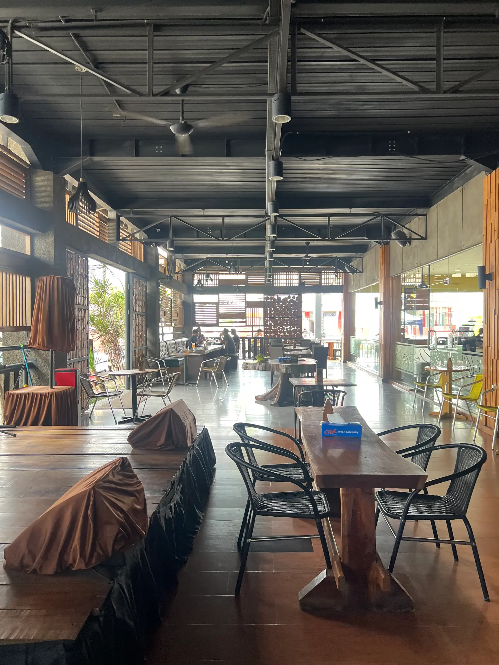 Kingdom Foodcourt & Coffee Toffee