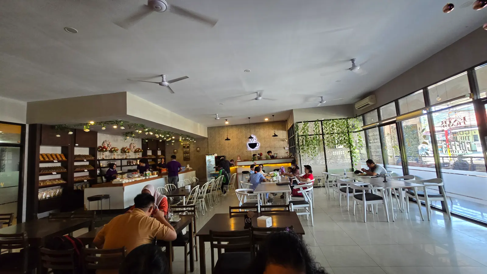 Manna Bakery & Cafe