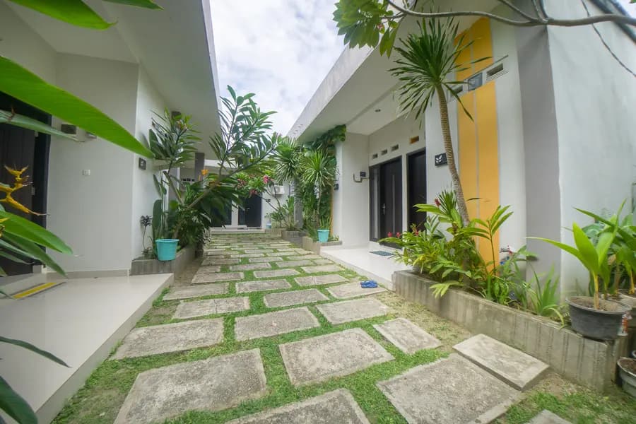 RedDoorz Syariah near Universitas Negeri Gorontalo