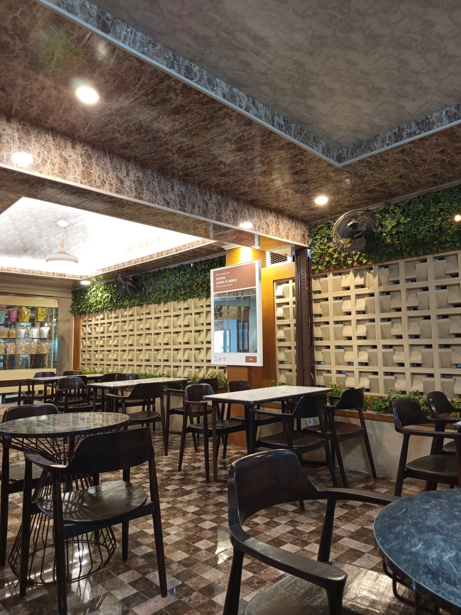 Zarona Coffee & Eatery
